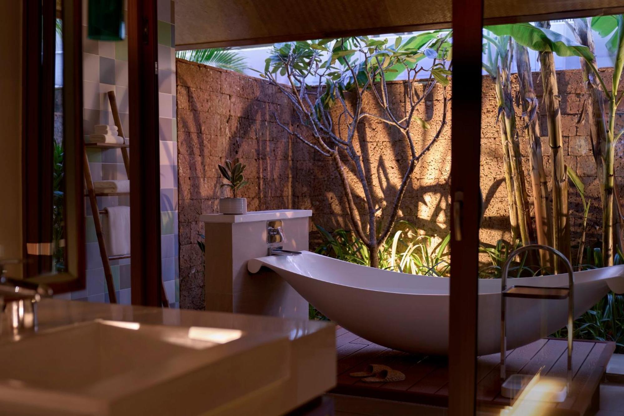 Voco Quang Binh Resort By Ihg Dong Hoi Exterior photo